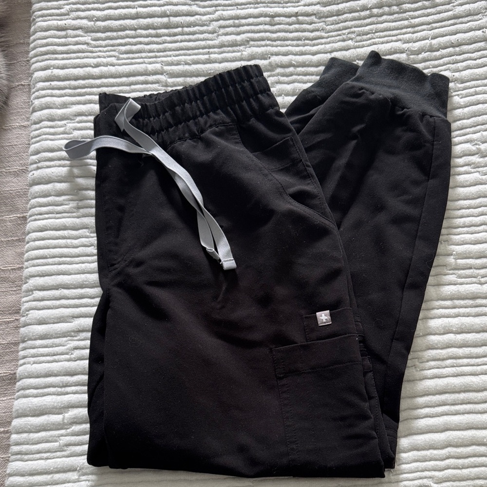 Women’s FIGS Black Jogger Pants